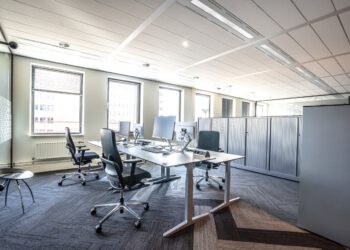 Czym wyróżniają się nowoczesne wykładziny biurowe?