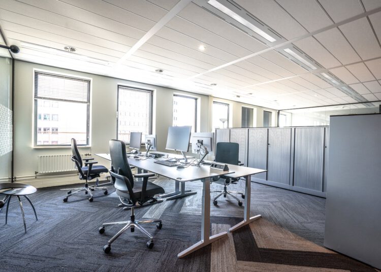 Czym wyróżniają się nowoczesne wykładziny biurowe?