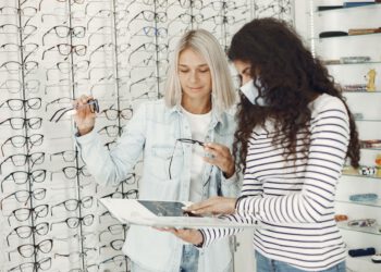 zakup oprawek u optyka