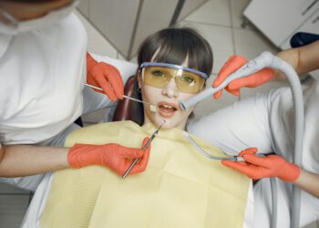 Kto może zdecydować się na implanty zębów?