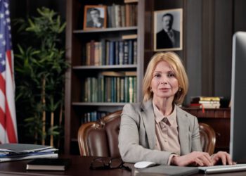 Jak przebiega egzekucja komornicza?