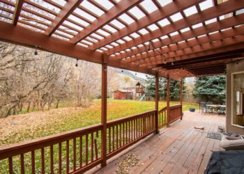 Gdzie sprawdzi się ogrodzenie drewniane?