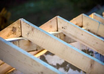 konstrukcyjne drewno